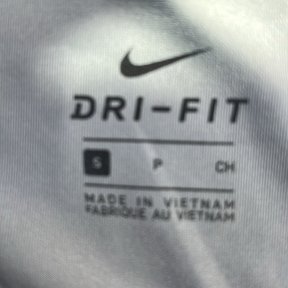 Nike Pro Dri-fit Black and Gray‎ Patterned Capri Leggings Woman’s Size Small - Picture 5 of 6